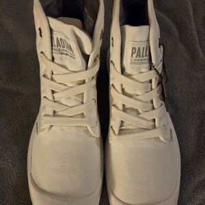 Palladium Women's White Pampa High Star